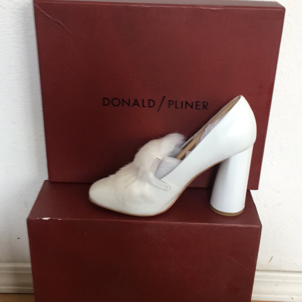 Donald Pliner Faune white leather fur heels